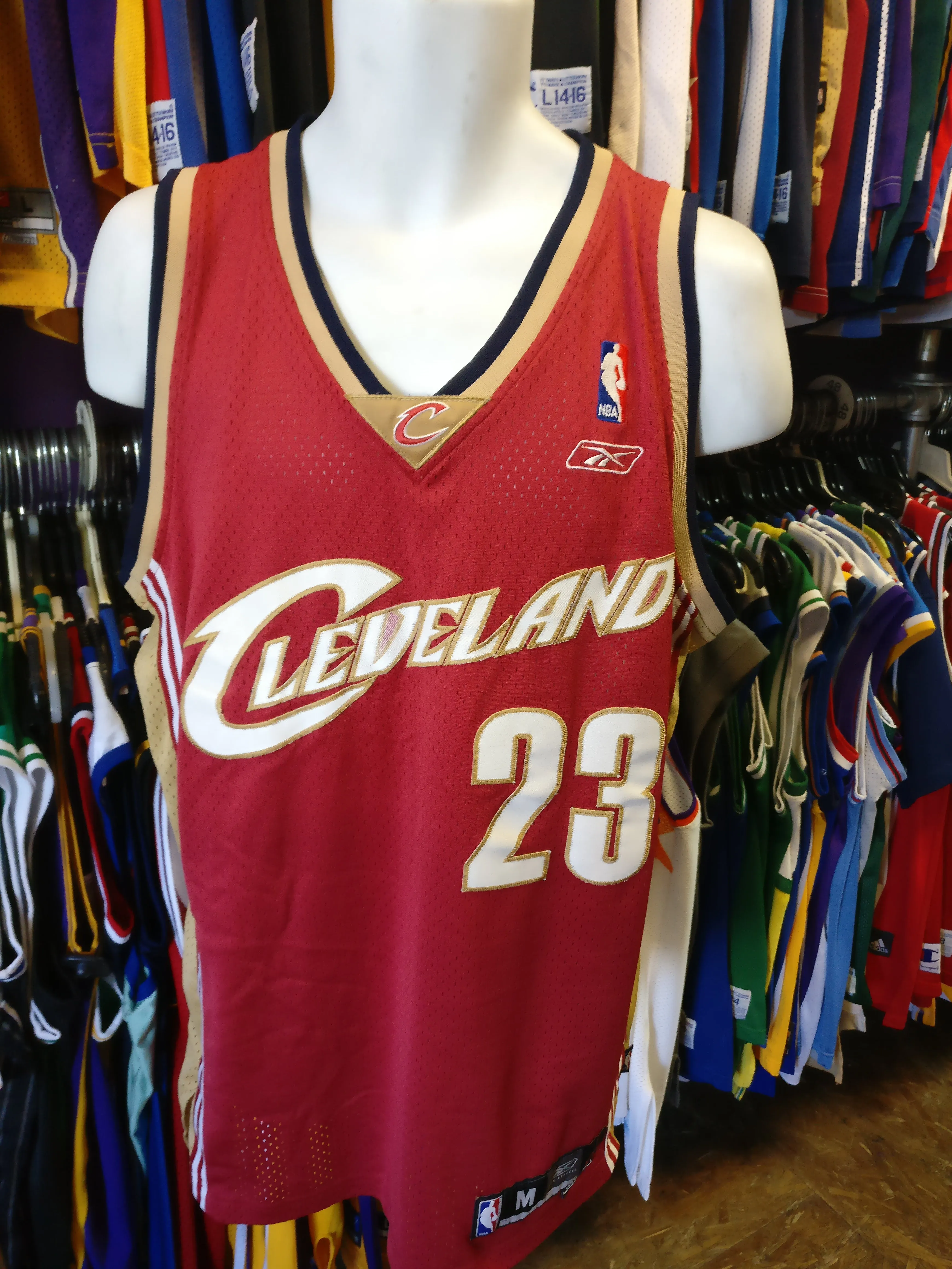 Vtg #23 LEBRON JAMES Cleveland Cavaliers NBA Reebok Authentic Jersey M