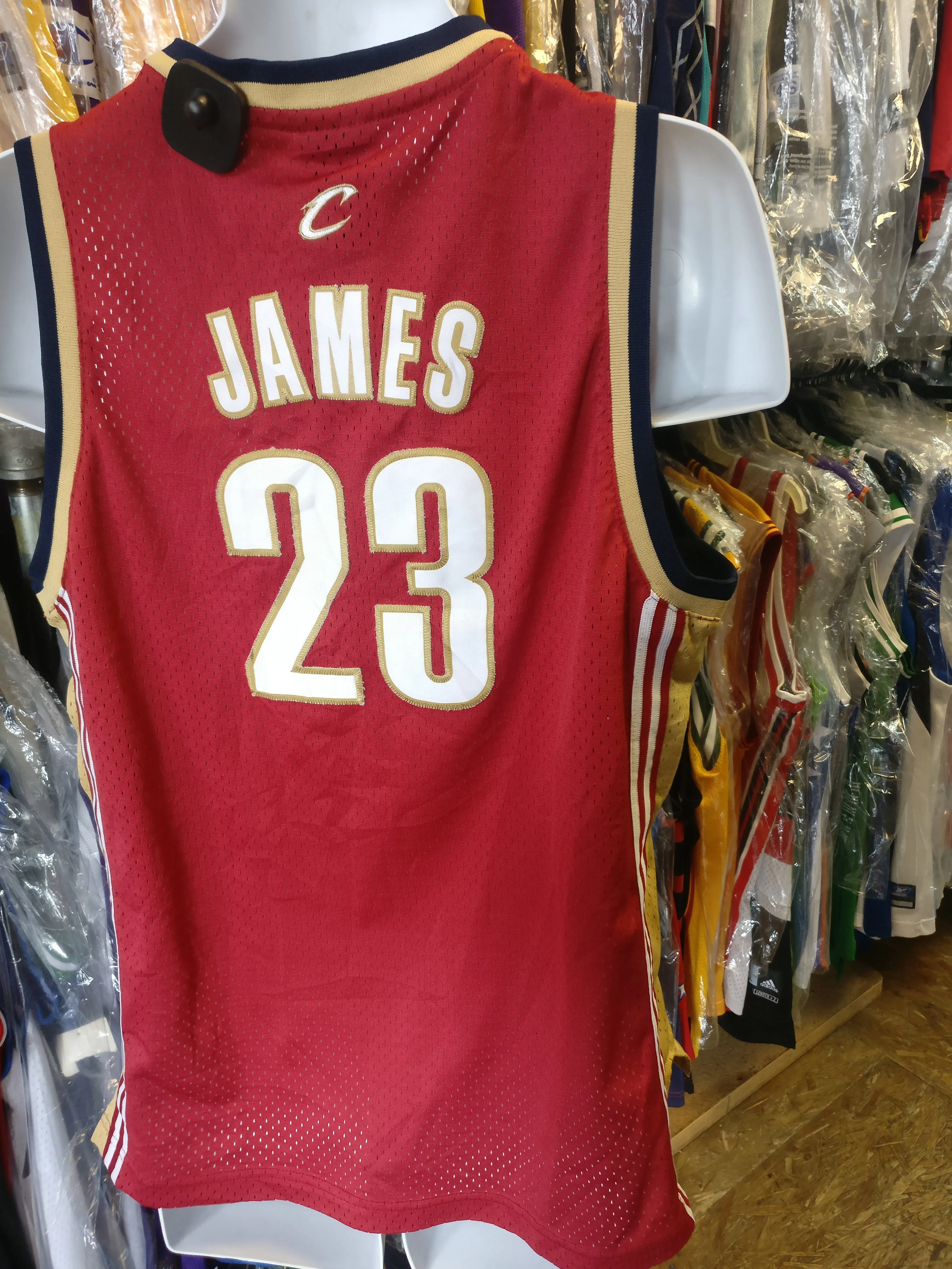 Vtg #23 LEBRON JAMES Cleveland Cavaliers Reebok Authentic Jersey YXL